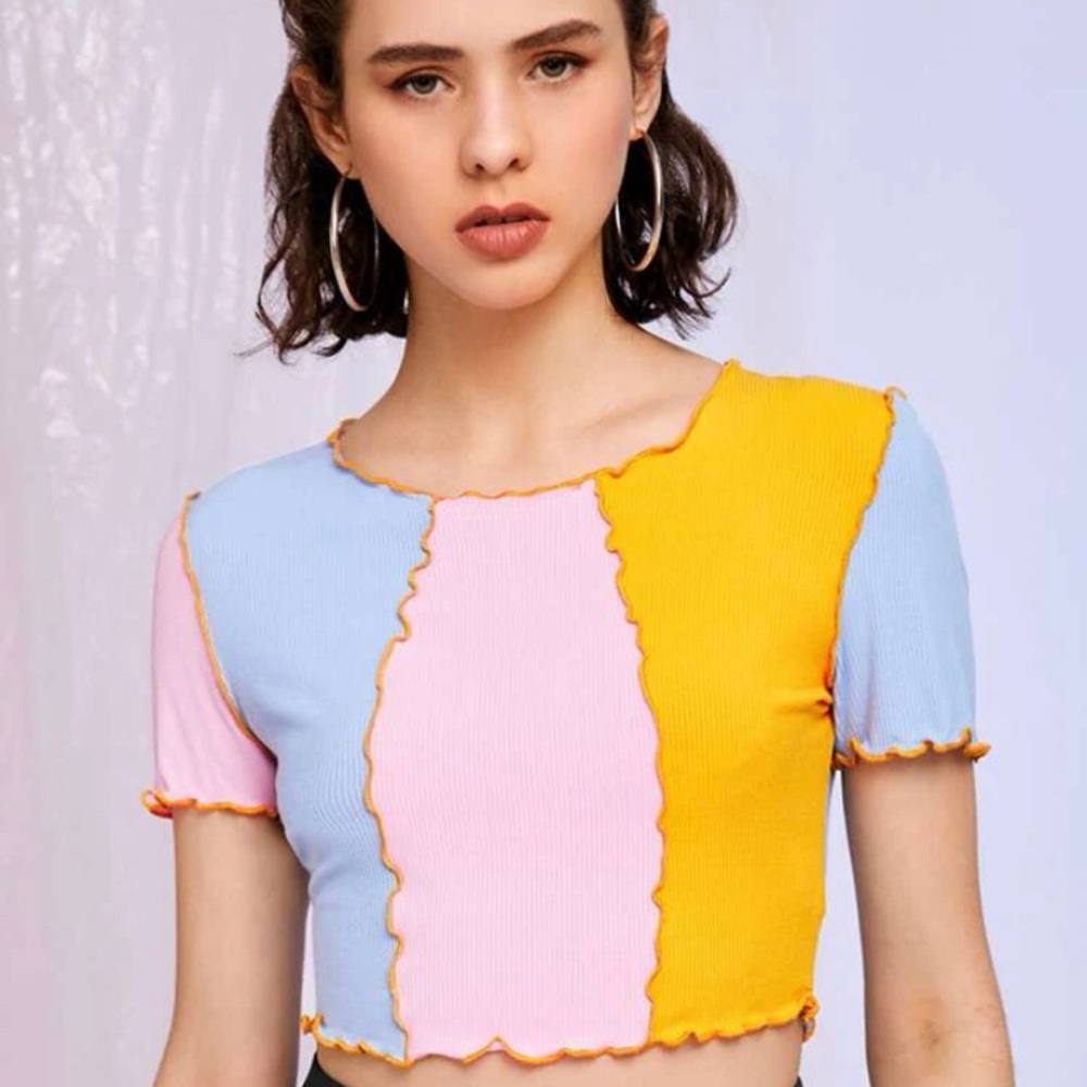 Contrast piping Colorblock crop tee